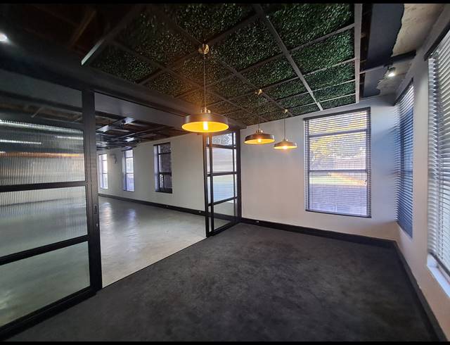 238M² OFFICE TO LET IN CRAIGHALL